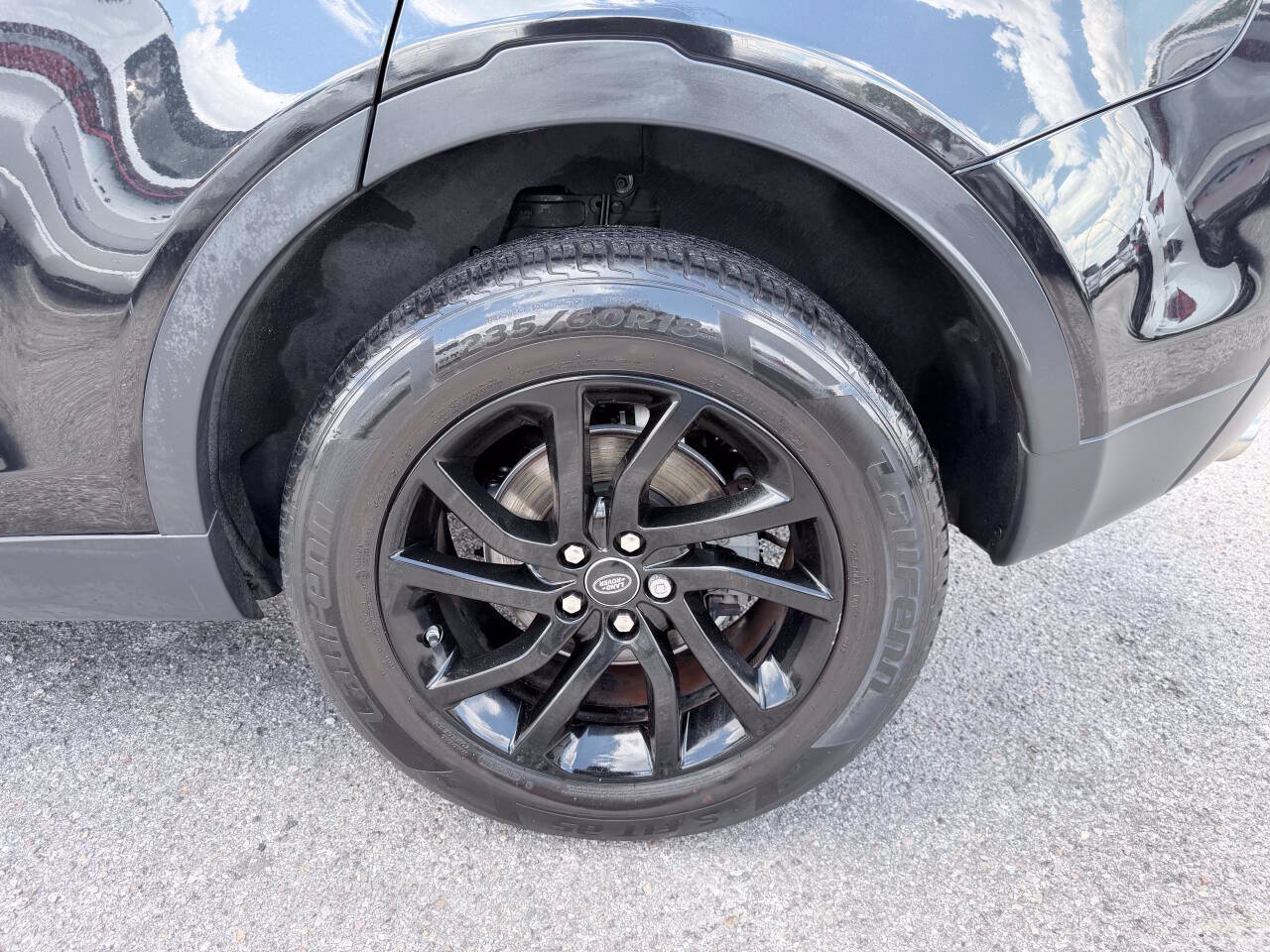 Used 2016 Land Rover Discovery Sport SE AWD/4WD image 9