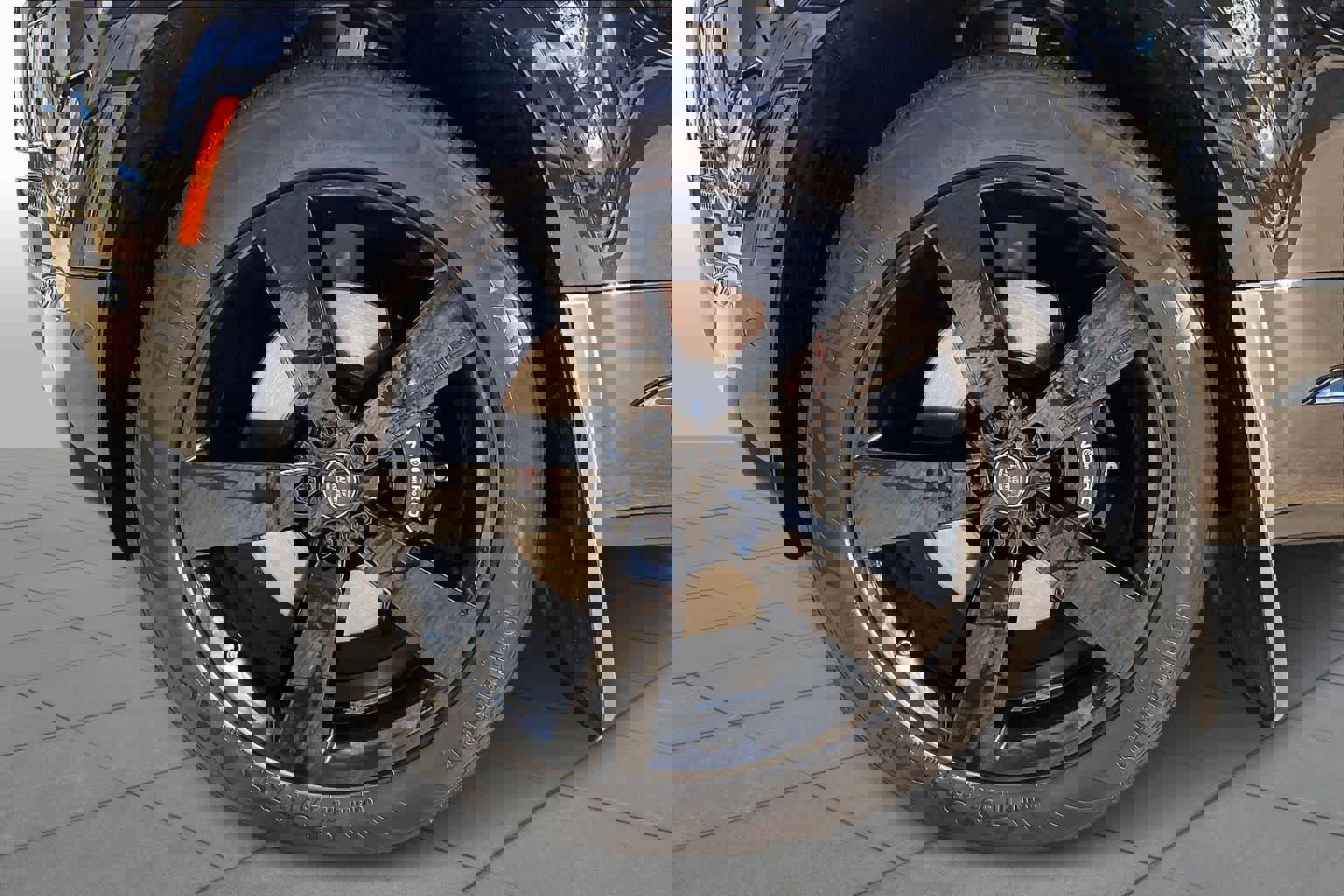 Used 2023 Land Rover Defender 90 V8 image 10