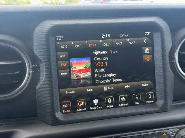 Used 2019 Jeep Wrangler Unlimited Sahara AWD/4WD image 31