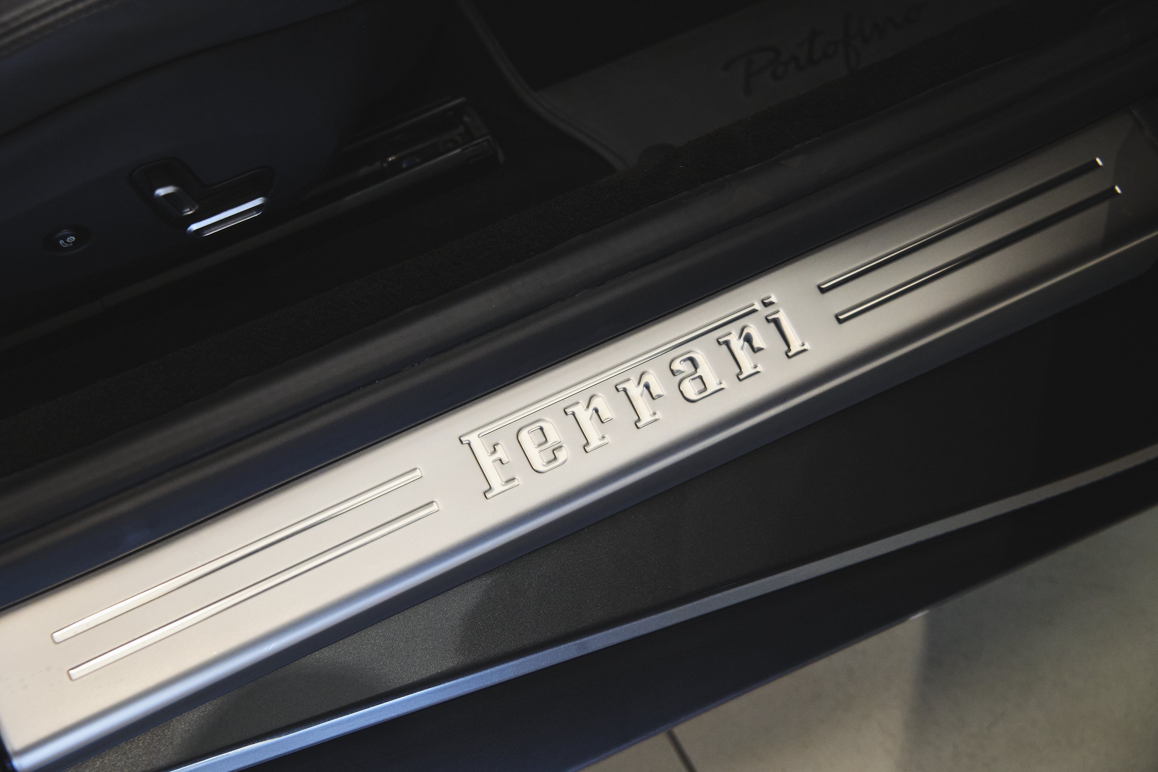 Used 2019 Ferrari Portofino RWD image 44