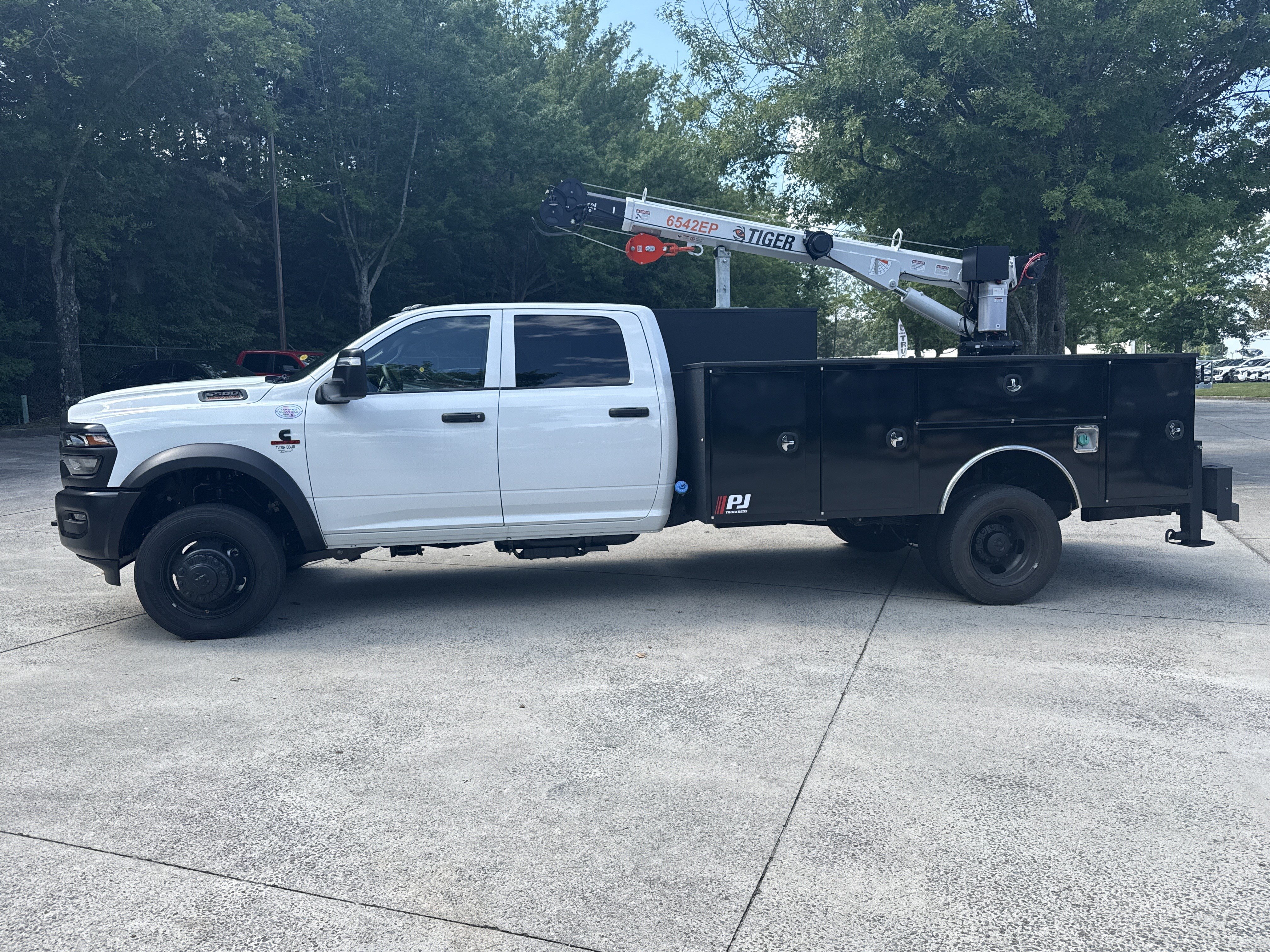 New 2026 RAM 5500 Tradesman AWD/4WD image 4