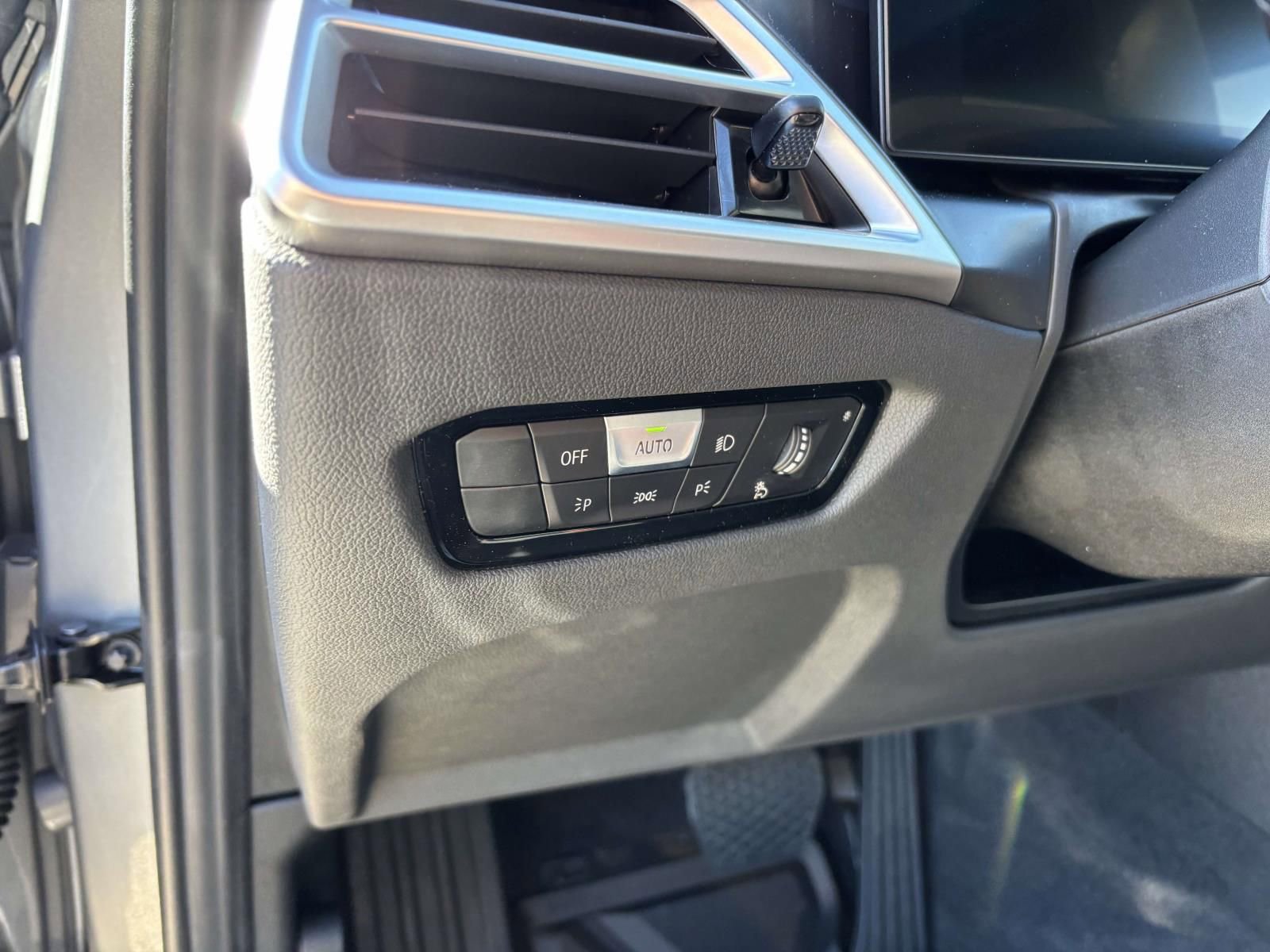 New 2026 BMW 330i xDrive Sedan w/ Premium Package image 14