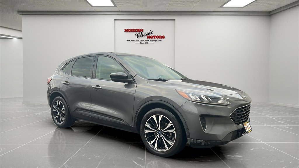 Used 2022 Ford Escape SE w/ SE Sport Appearance Package image 1
