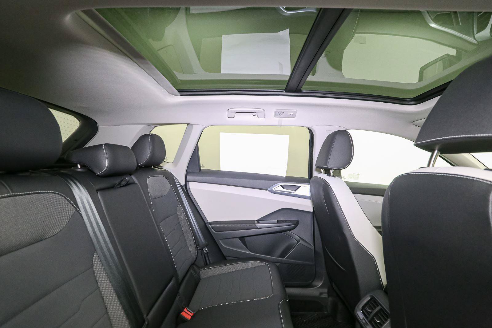 New 2026 Volkswagen Taos SE AWD/4WD image 17