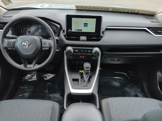 Used 2025 Toyota RAV4 XLE FWD image 16