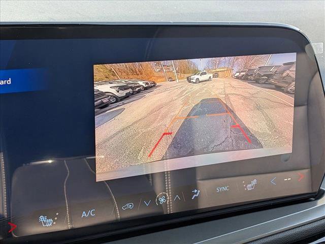 New 2026 Chevrolet Traverse LT image 12