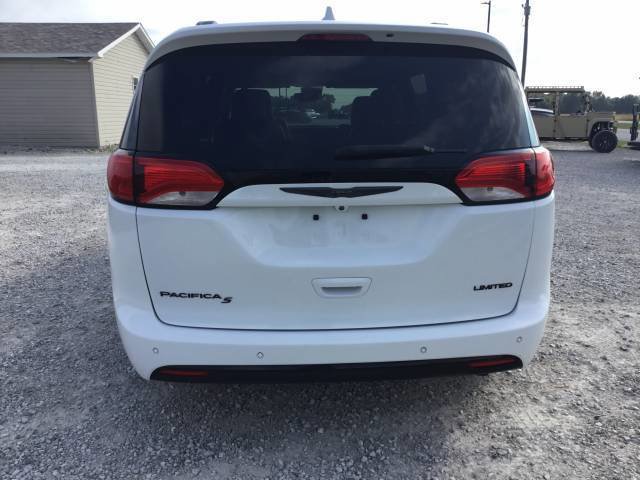Used 2018 Chrysler Pacifica Limited w/ Advanced Safetytec Group image 4