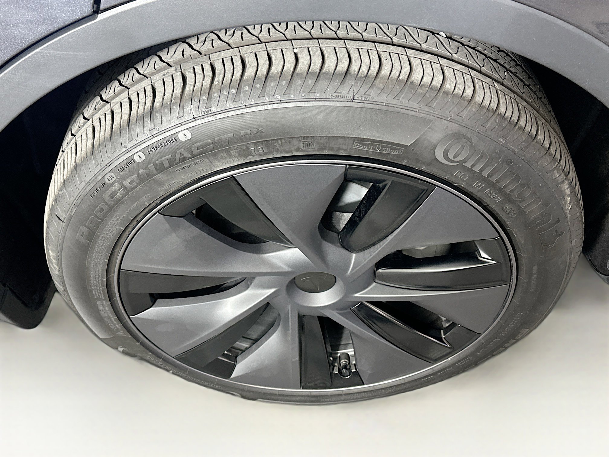 Used 2025 Tesla Model Y Long Range image 11