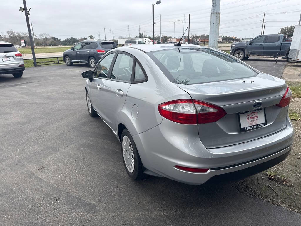 Used 2017 Ford Fiesta S image 4