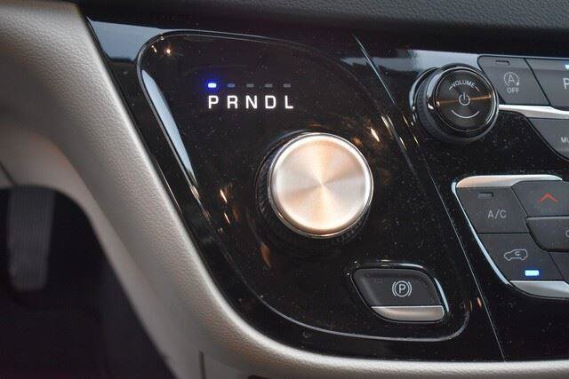 Used 2024 Chrysler Pacifica Touring-L FWD image 31