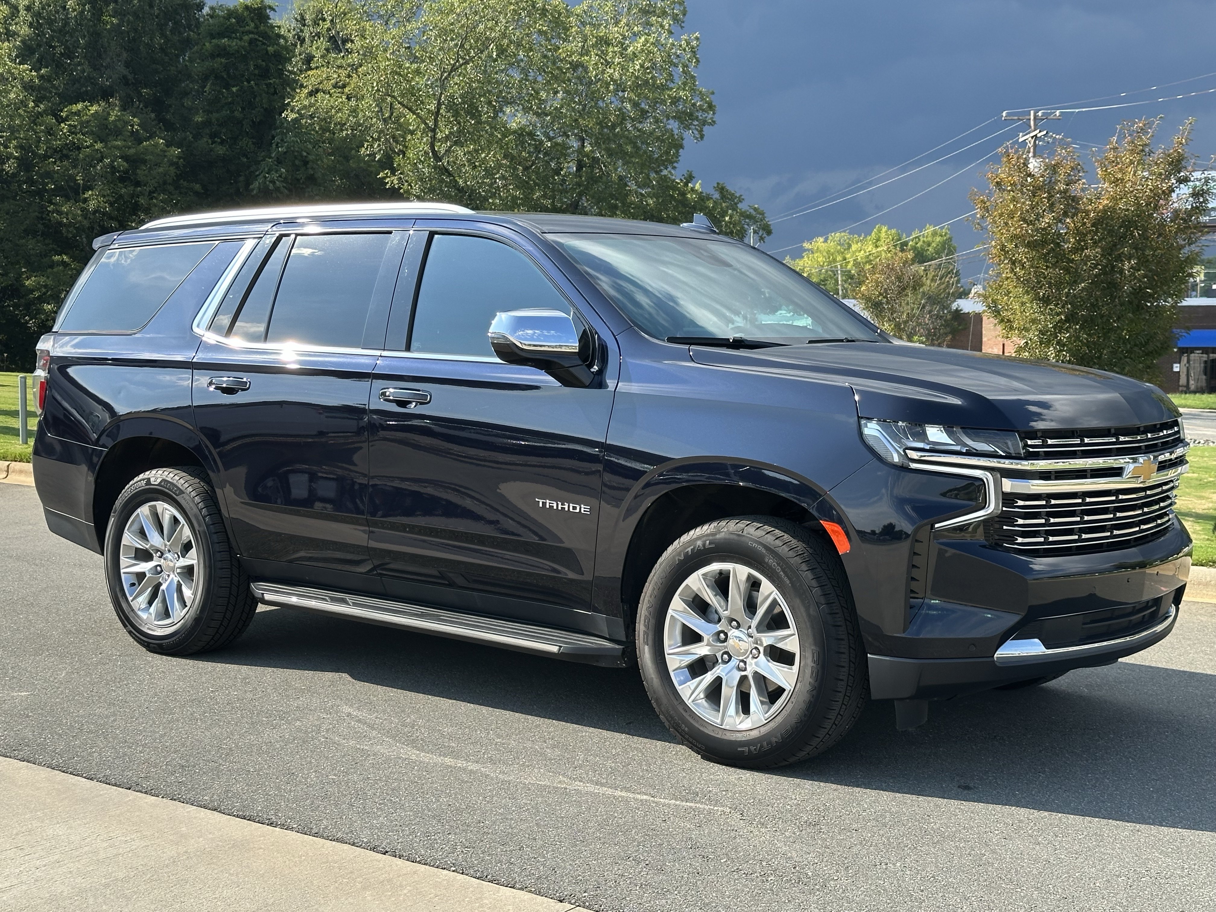 Used 2023 Chevrolet Tahoe Premier RWD image 2
