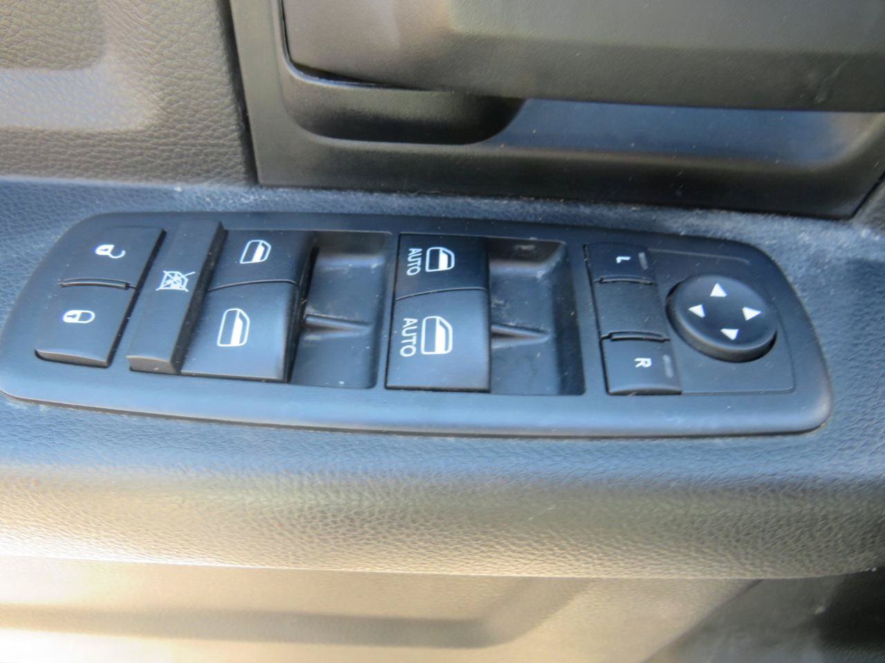 Used 2018 RAM 3500 Tradesman w/ Chrome Appearance Group AWD/4WD image 15
