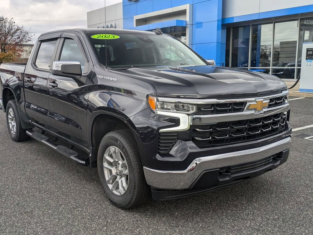 Used 2023 Chevrolet Silverado 1500 LT image 3