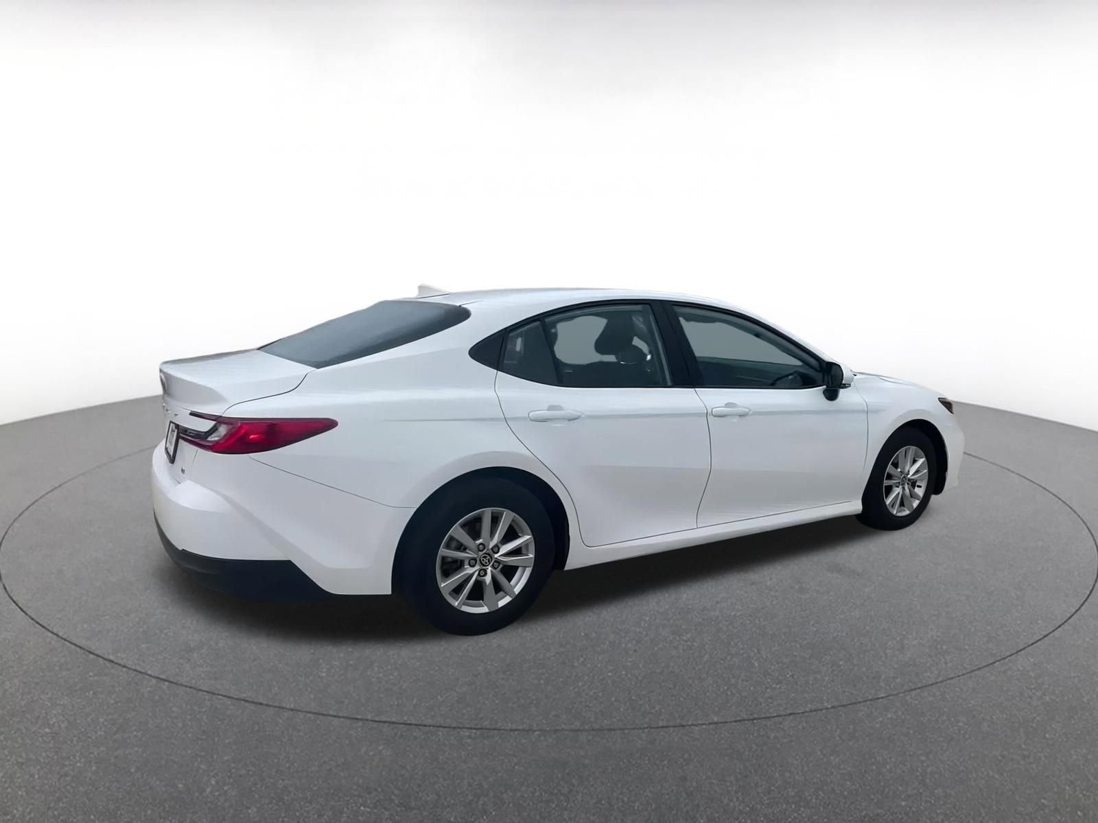 Used 2025 Toyota Camry LE image 15