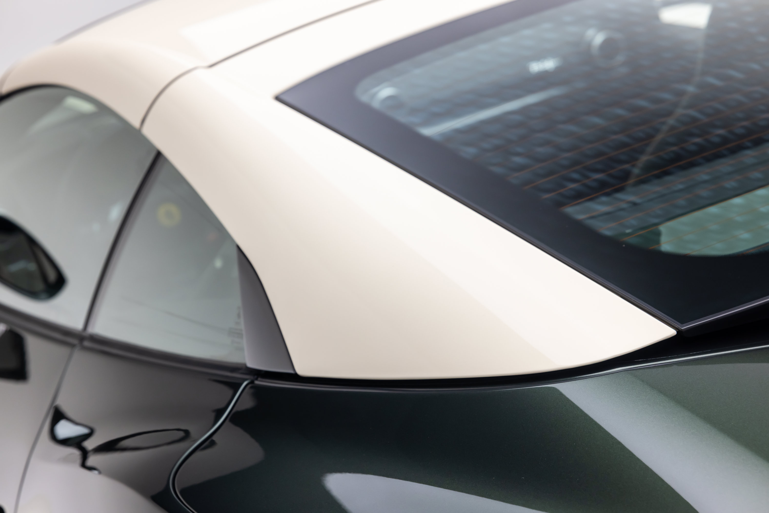Certified 2019 Ferrari Portofino RWD image 34