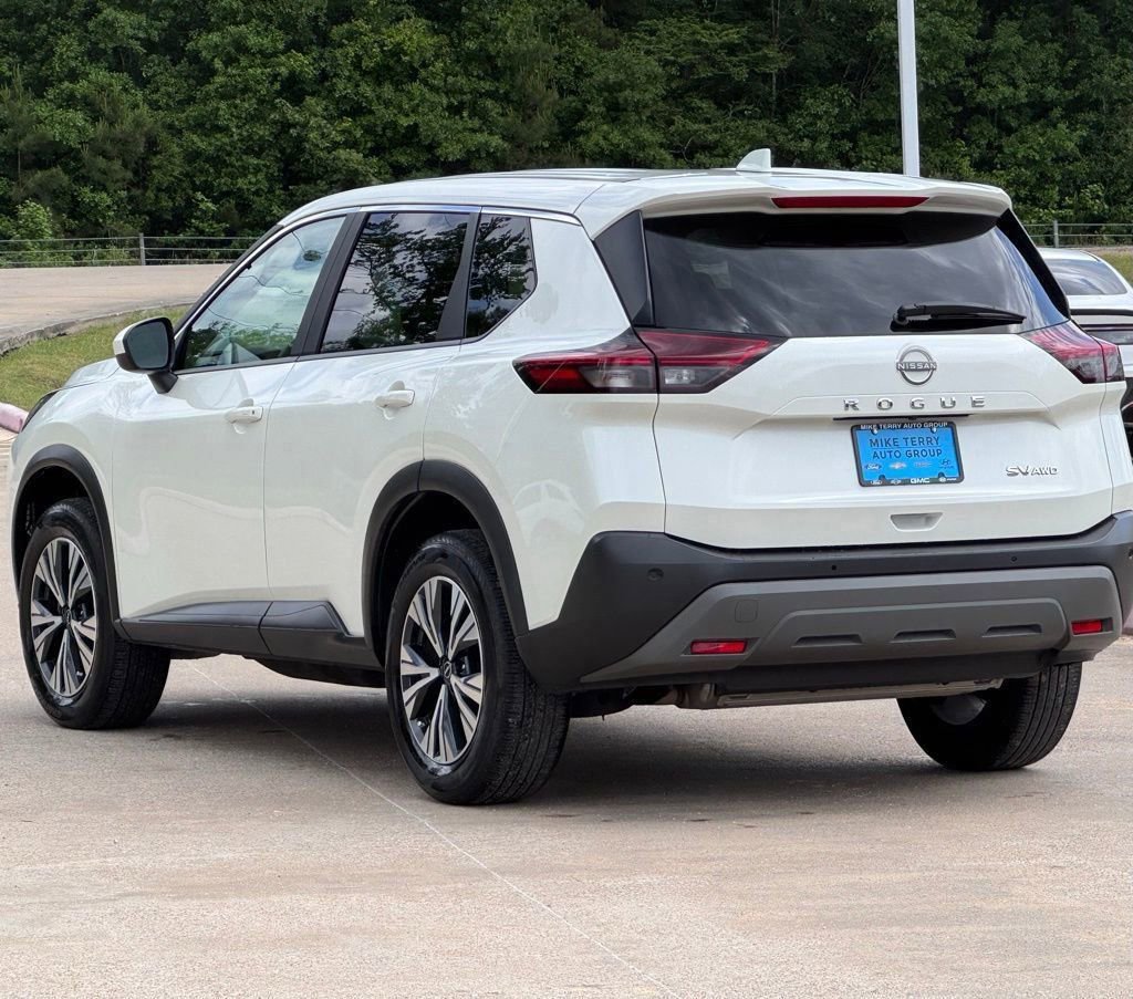 Used 2023 Nissan Rogue SV image 12