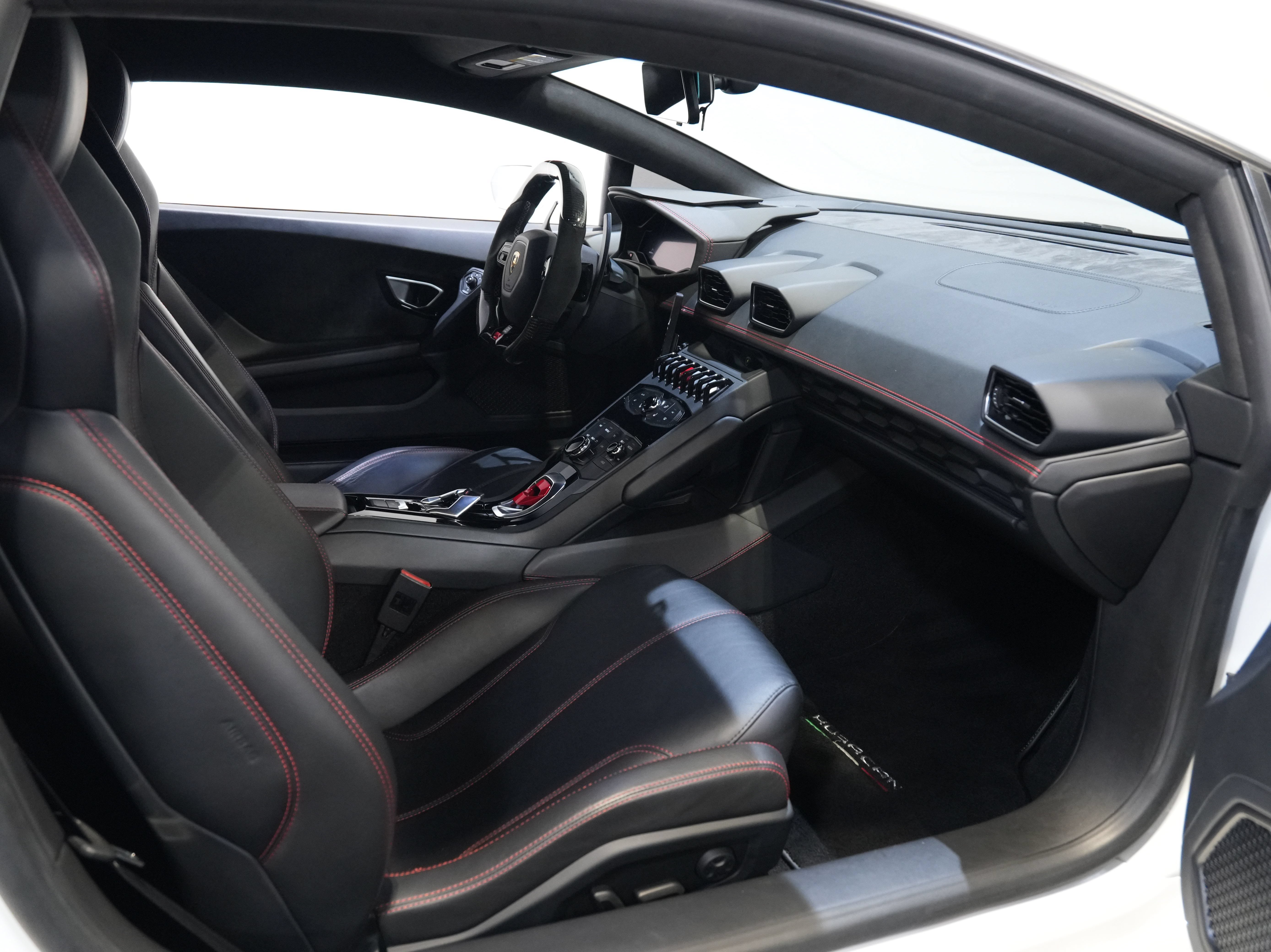 Used 2018 Lamborghini Huracan LP 610-4 AWD/4WD image 34