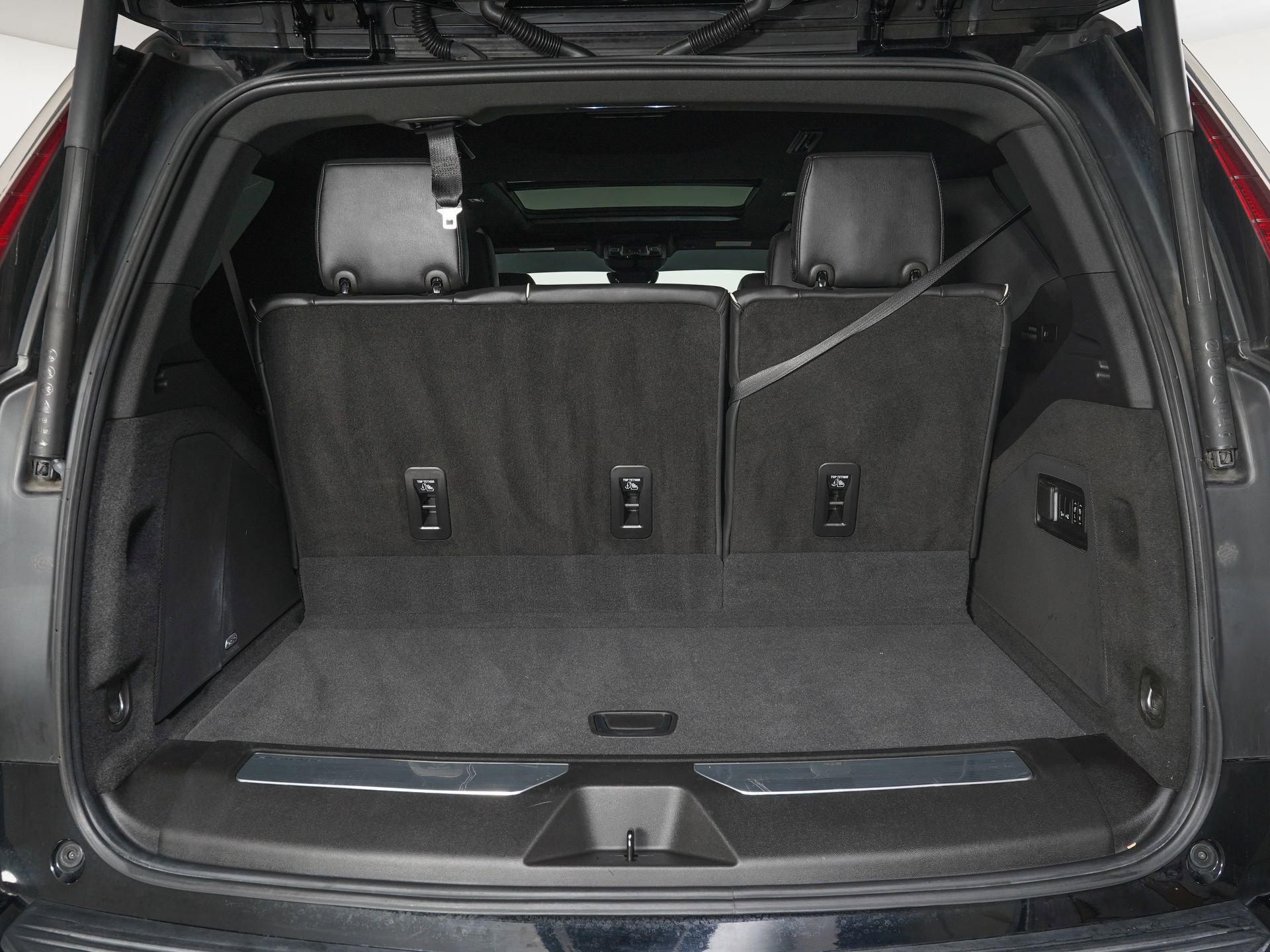 Used 2022 Cadillac Escalade Premium Luxury AWD/4WD image 10