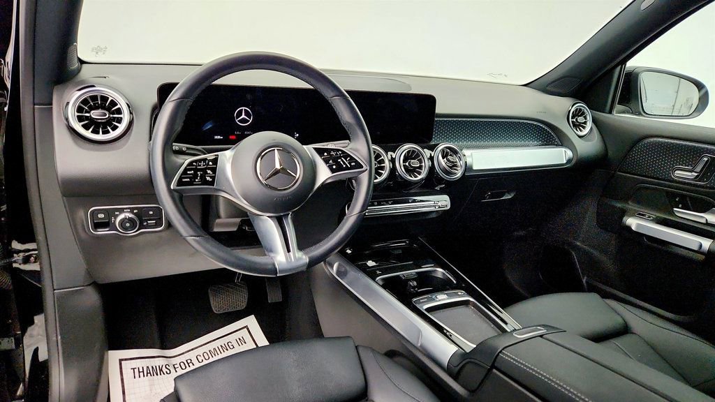 Used 2024 Mercedes-Benz EQB 300 4MATIC image 12