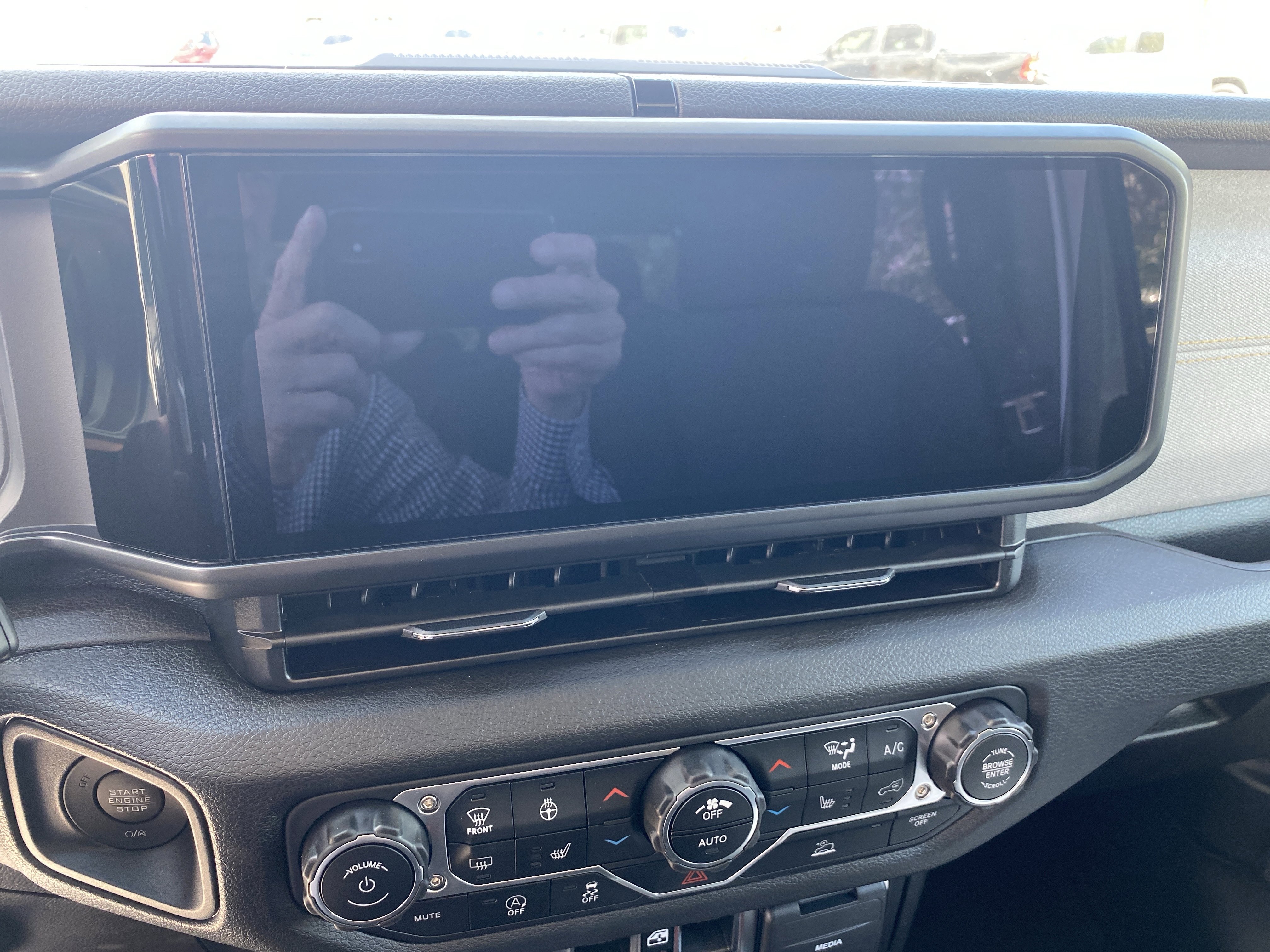 New 2025 Jeep Gladiator Sport image 14
