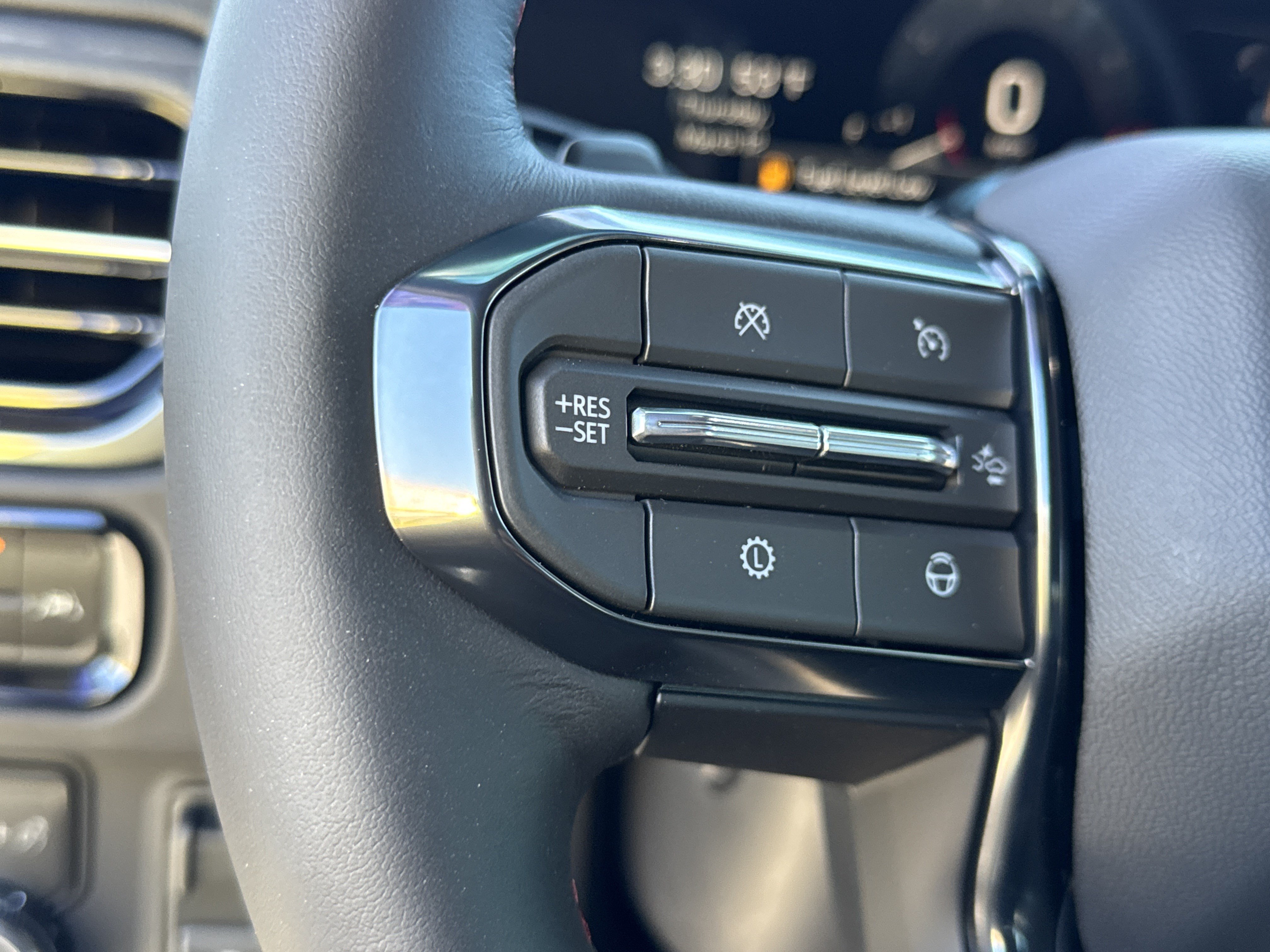 New 2026 GMC Yukon XL AT4 Ultimate AWD/4WD image 19