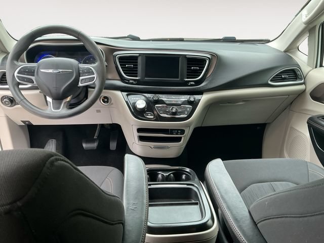 Used 2018 Chrysler Pacifica Touring Plus FWD image 10