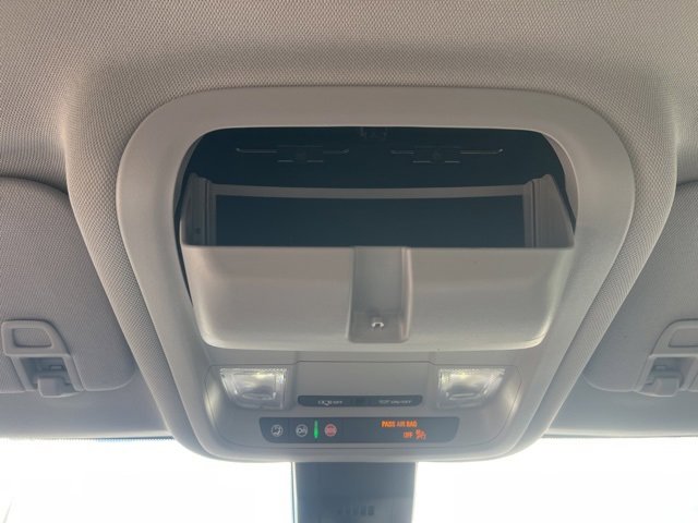 Used 2023 GMC Terrain SLE w/ Driver Convenience Package image 34