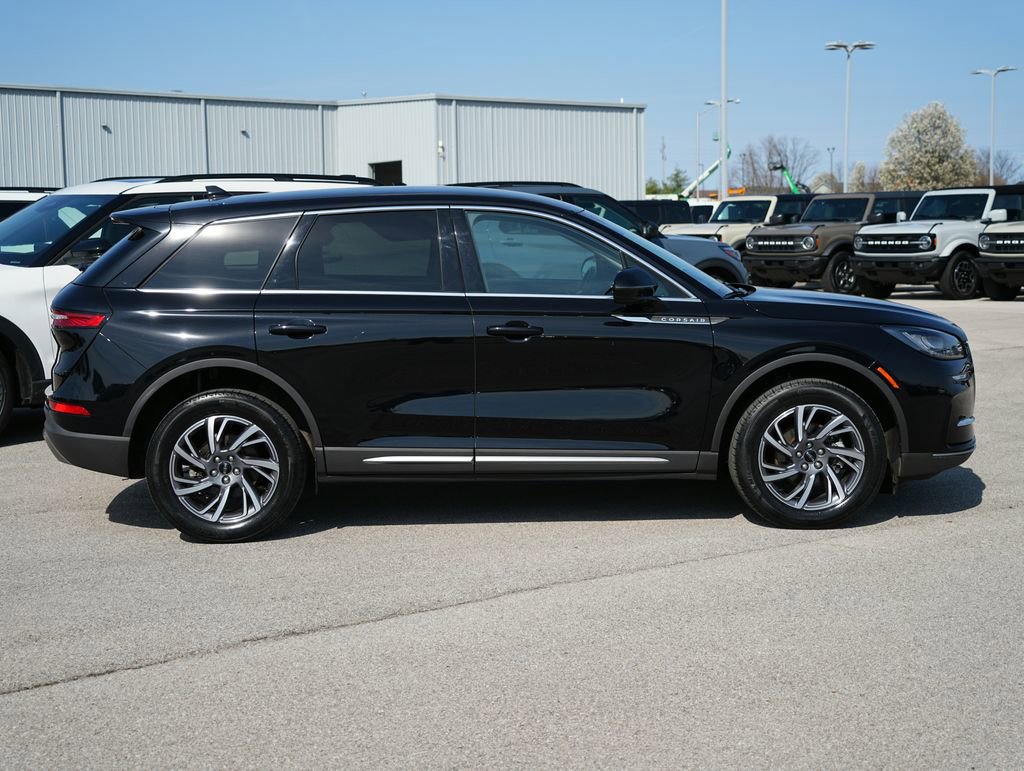 Used 2023 Lincoln Corsair AWD w/ Equipment Group 101A image 4