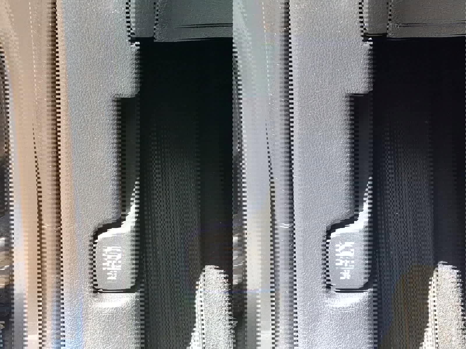 Used 2021 Ford Explorer XLT AWD/4WD image 13