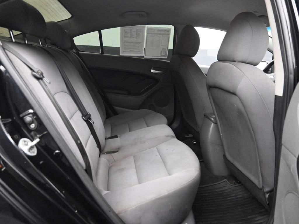 Used 2017 Kia Forte LX image 8