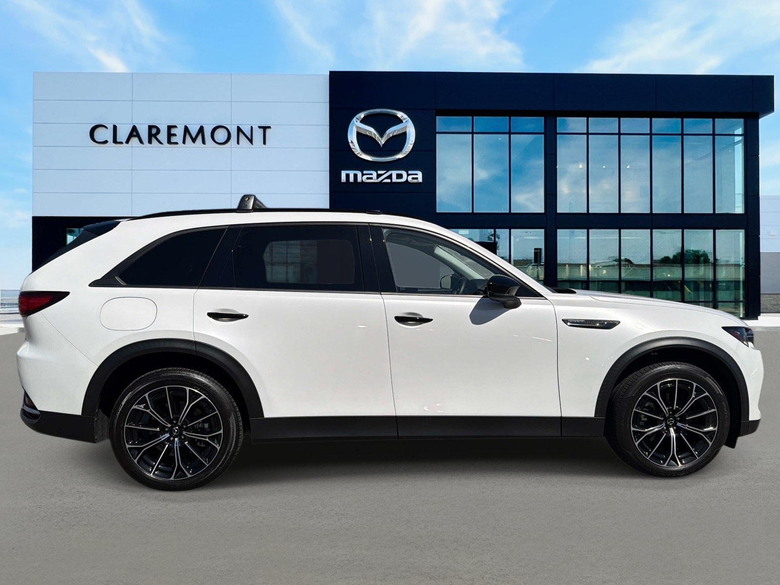 Used 2025 MAZDA CX-70 Plug-In Hybrid w/ Premium Pkg AWD/4WD image 4