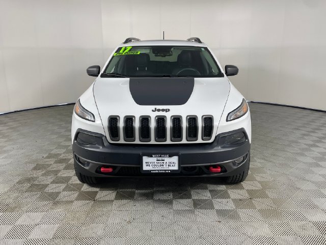 Used 2017 Jeep Cherokee Trailhawk AWD/4WD image 17