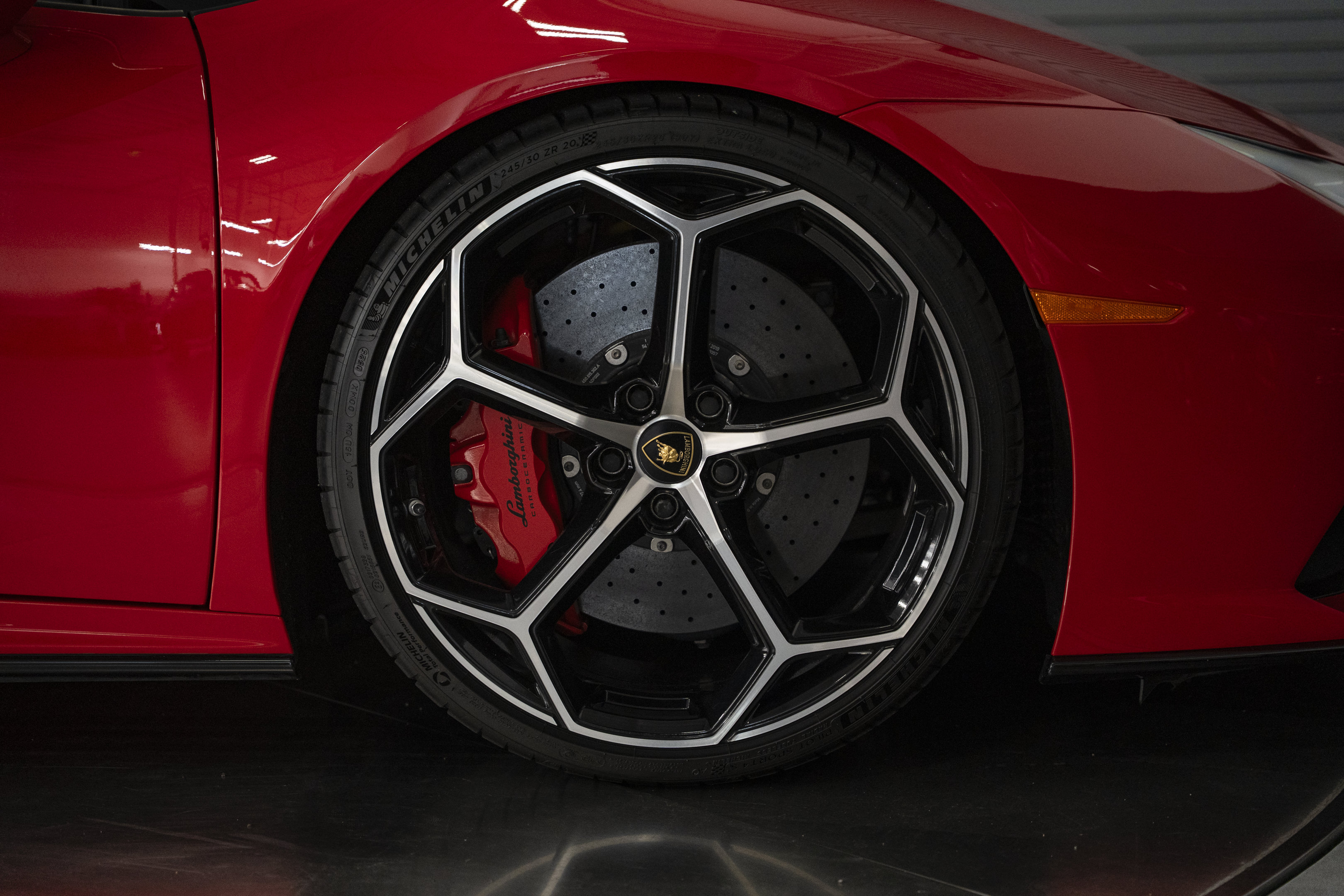Used 2020 Lamborghini Huracan EVO AWD/4WD image 18