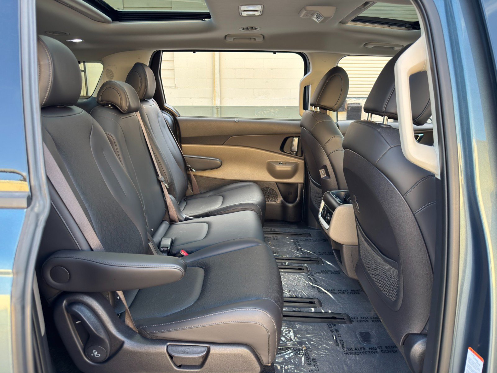 Used 2025 Kia Carnival SX FWD image 50