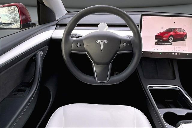Used 2023 Tesla Model Y Performance image 8