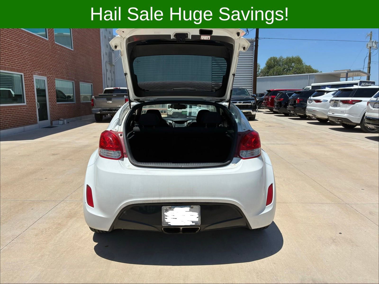 Used 2017 Hyundai Veloster Value Edition FWD image 9
