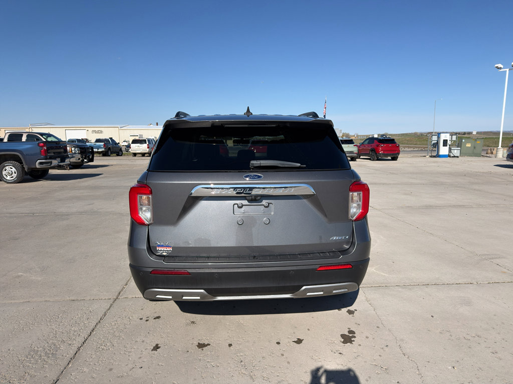 Used 2023 Ford Explorer XLT w/ Equipment Group 202A AWD/4WD image 4