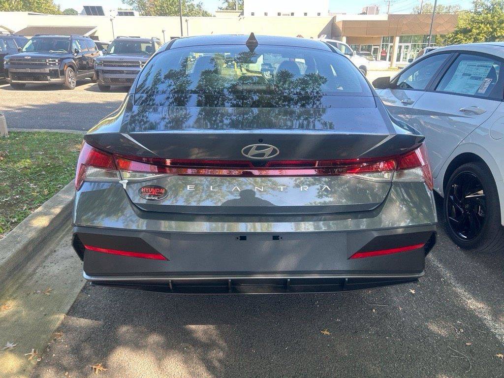 New 2026 Hyundai Elantra SE FWD image 6