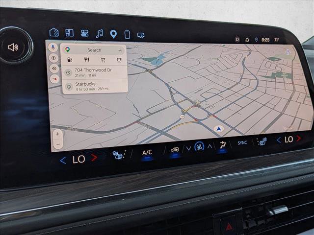 Used 2025 Chevrolet Suburban Z71 image 12