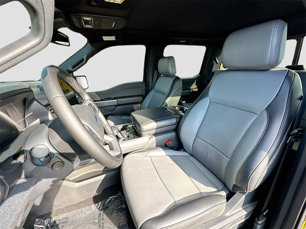 Used 2025 Ford F150 Lightning Lariat image 22
