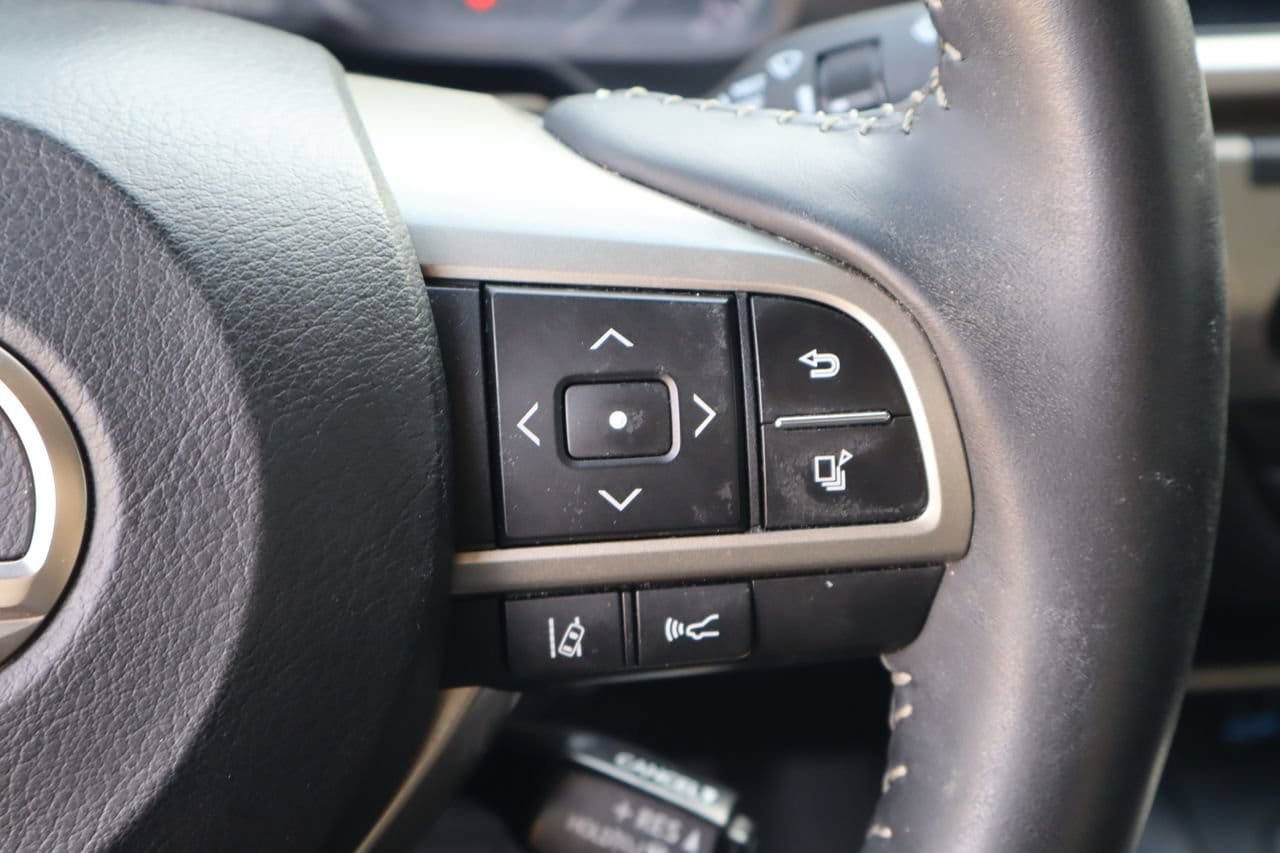 Used 2017 Lexus ES 350 w/ Luxury Package FWD image 13