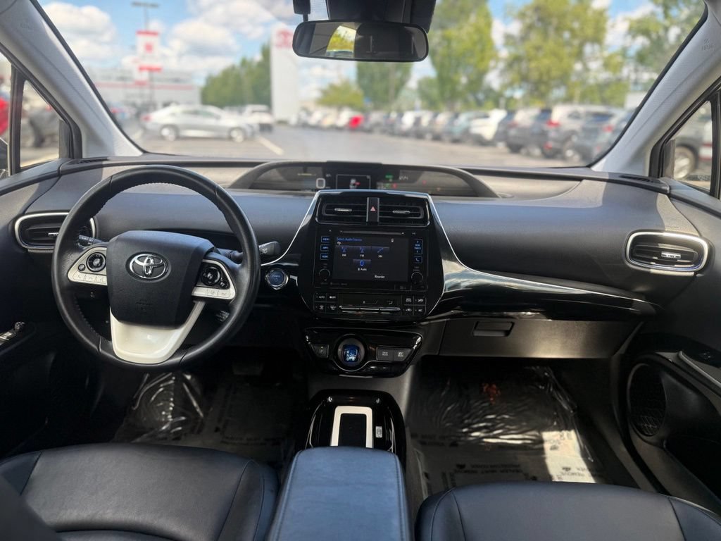 Certified 2016 Toyota Prius Three Touring FWD image 18