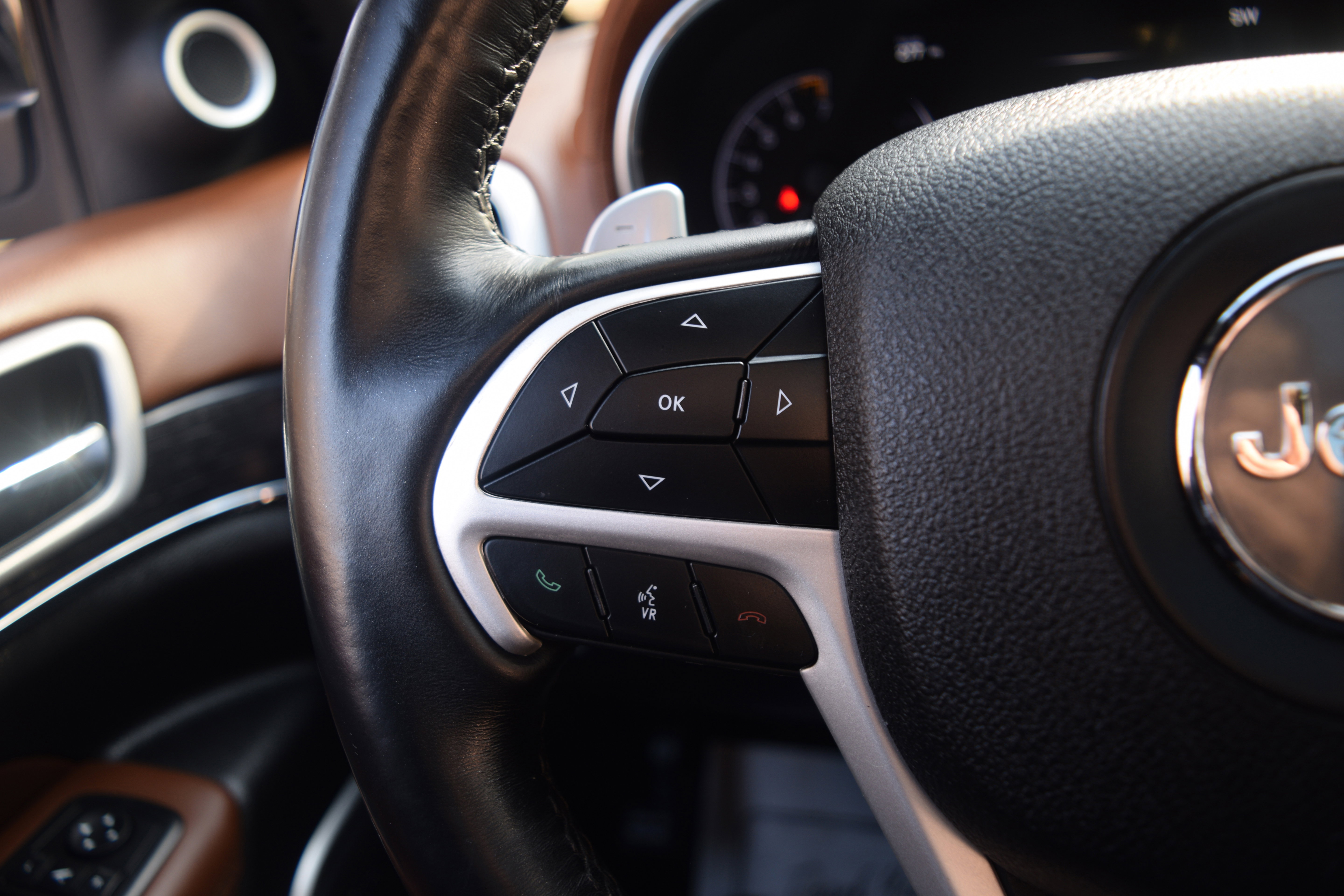 Used 2018 Jeep Grand Cherokee Summit w/ Platinum Series Group image 6