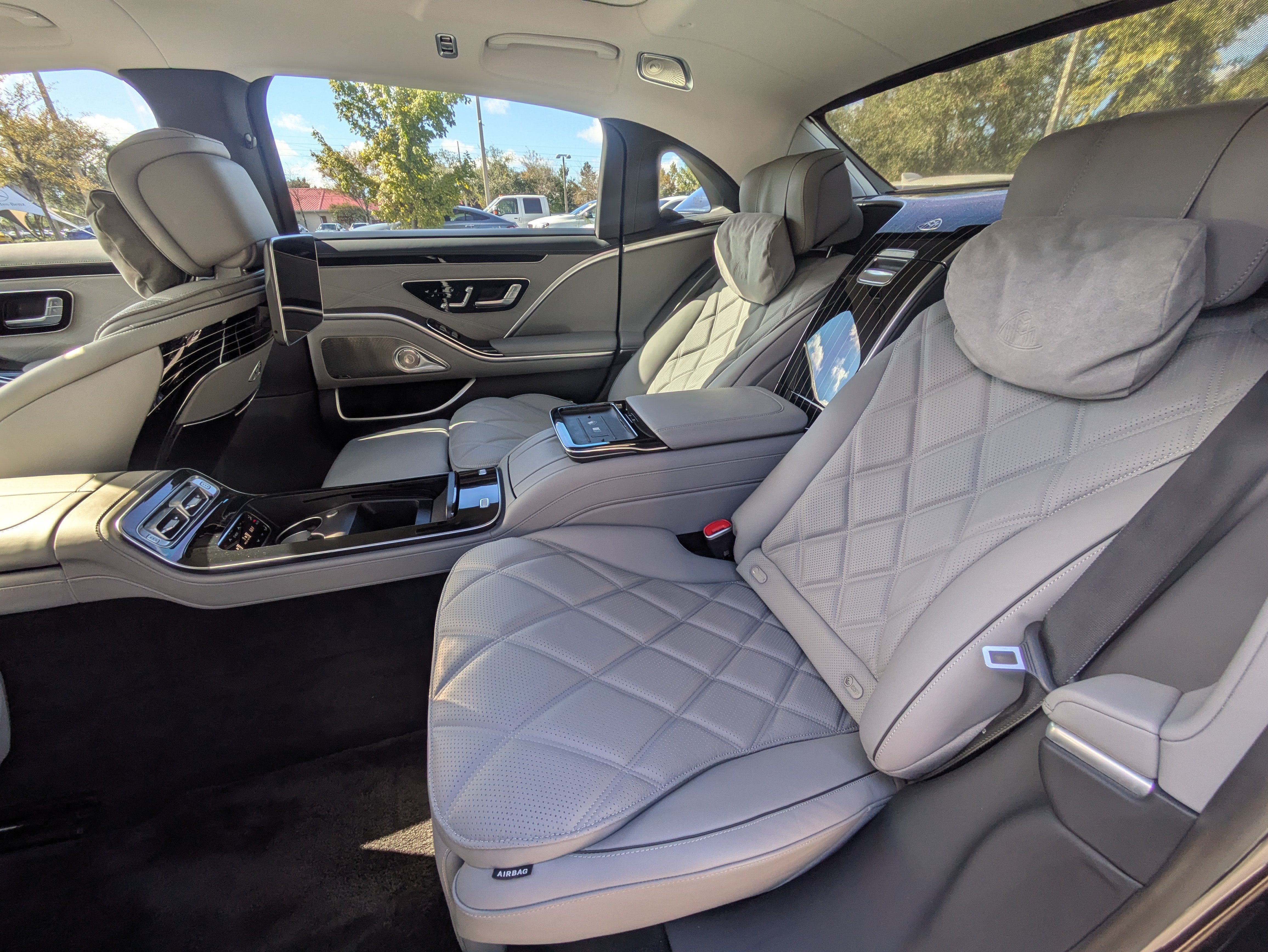 Used 2023 Mercedes-Benz Maybach S 680 4MATIC image 11