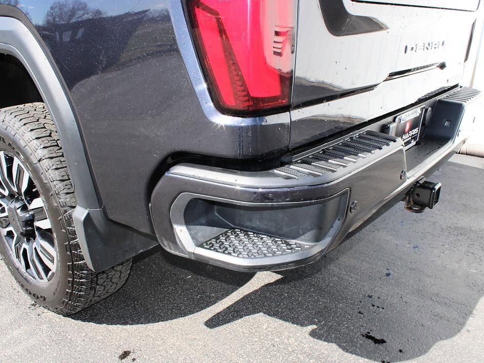 Used 2024 GMC Sierra 2500 Denali Ultimate AWD/4WD image 13