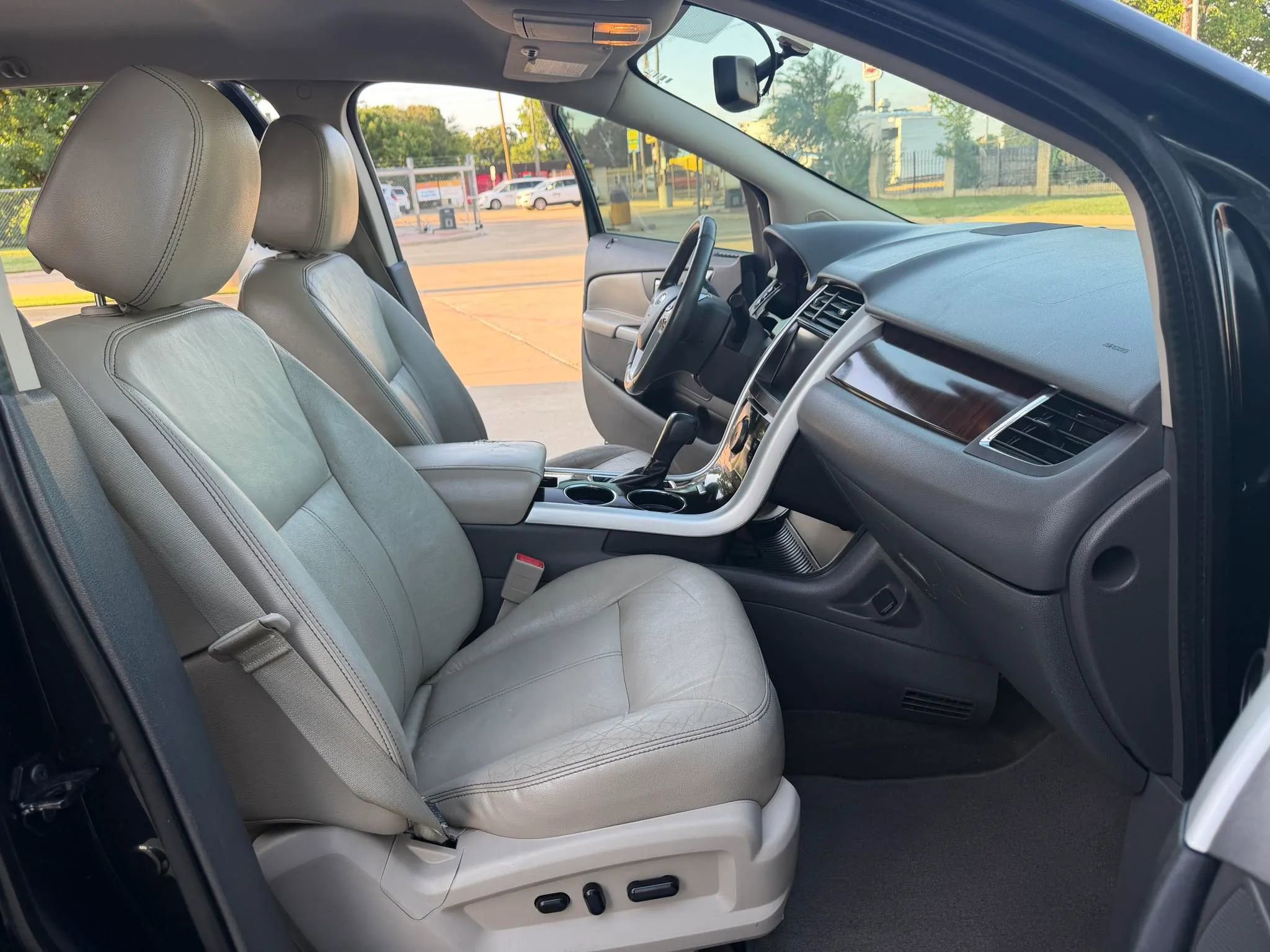 Used 2014 Ford Edge Limited w/ Driver Entry Package FWD image 23