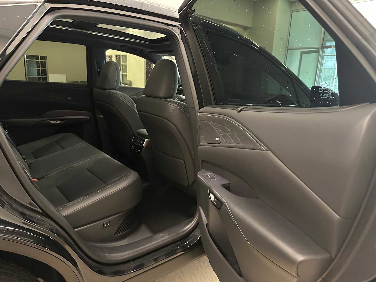 Used 2025 Lexus RX 450h Luxury w/ Convenience Package image 29