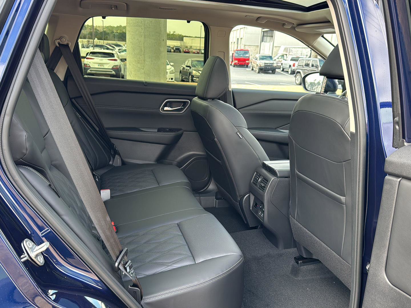 New 2026 Nissan Rogue Platinum w/ Platinum Premium Package image 11