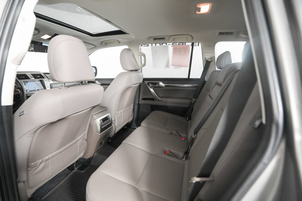 Certified 2021 Lexus GX 460 Premium w/ Premium Package AWD/4WD image 13