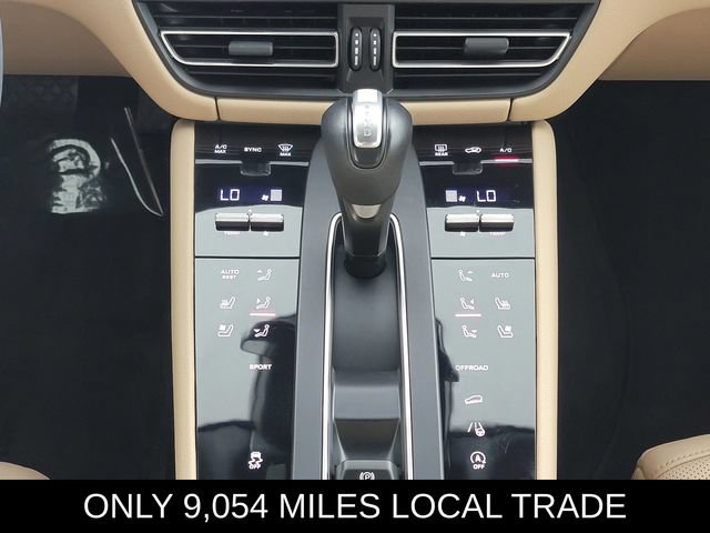 Used 2024 Porsche Macan AWD/4WD image 22